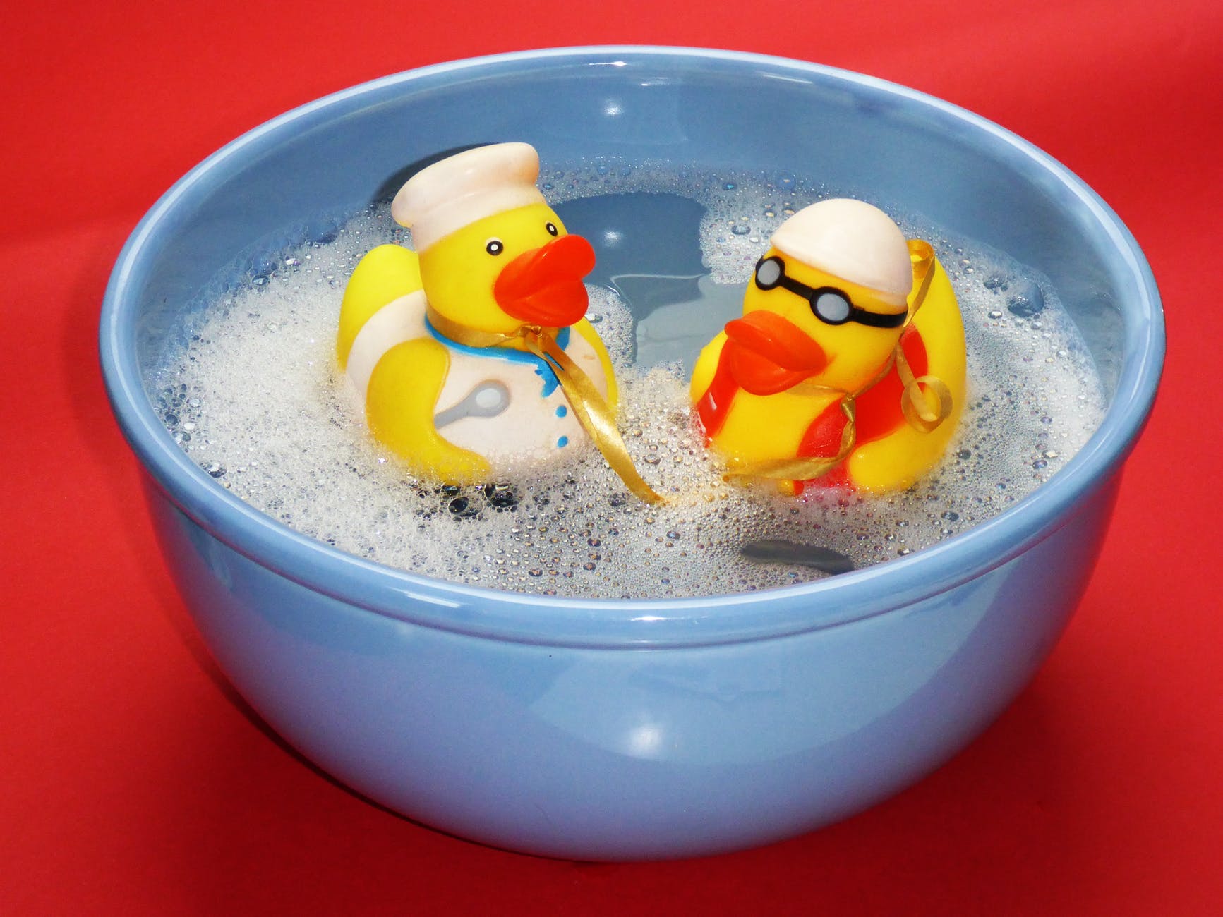 bath-splashing-ducks-joy-162587.jpeg